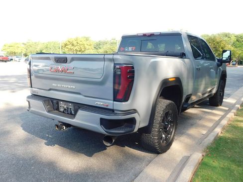 Used 2024 GMC Sierra 2500 AT4 w/ AT4 Premium Plus Package AWD/4WD image 4