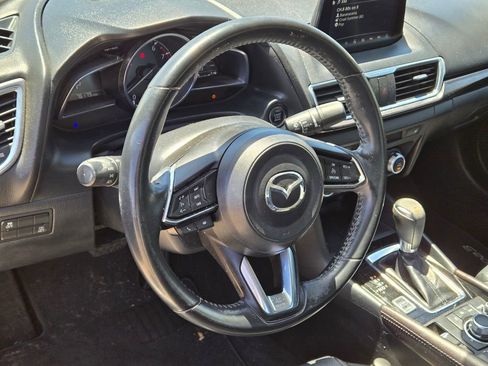 Used 2018 MAZDA MAZDA3 Grand Touring FWD image 9