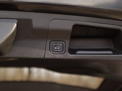 Used 2017 GMC Acadia SLT image 31