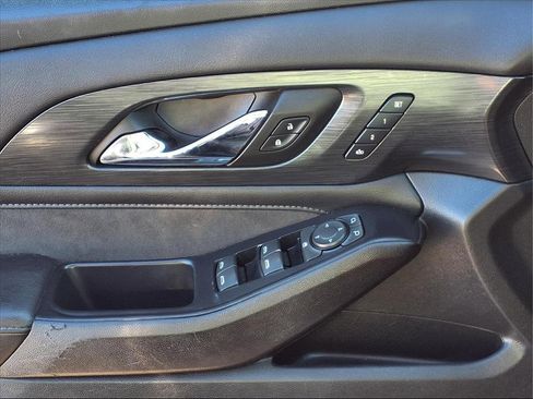 Used 2021 Chevrolet Traverse High Country image 19