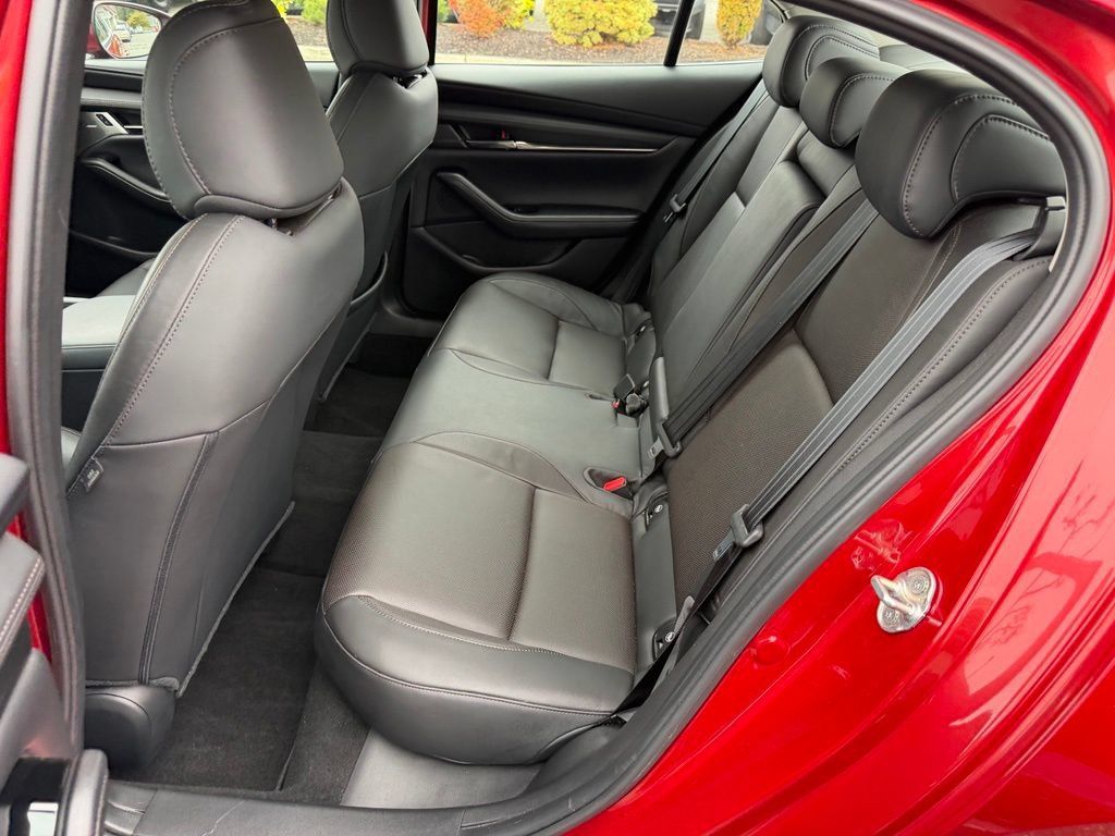 Used 2021 MAZDA MAZDA3 s FWD image 17
