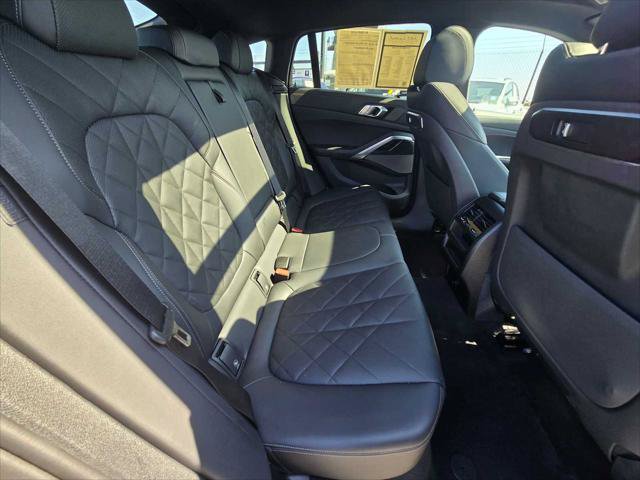 Used 2025 BMW X6 xDrive40i AWD/4WD image 12