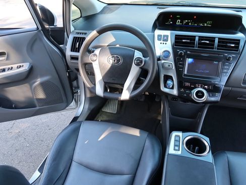 Used 2012 Toyota Prius V Five w/ Preferred Accessory Pkg FWD image 19