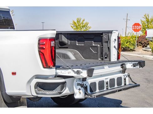 Used 2024 GMC Sierra 3500 Denali w/ Denali Reserve Package AWD/4WD image 13