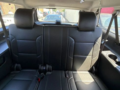 Used 2018 Chevrolet Suburban LT w/ Luxury Package AWD/4WD image 28