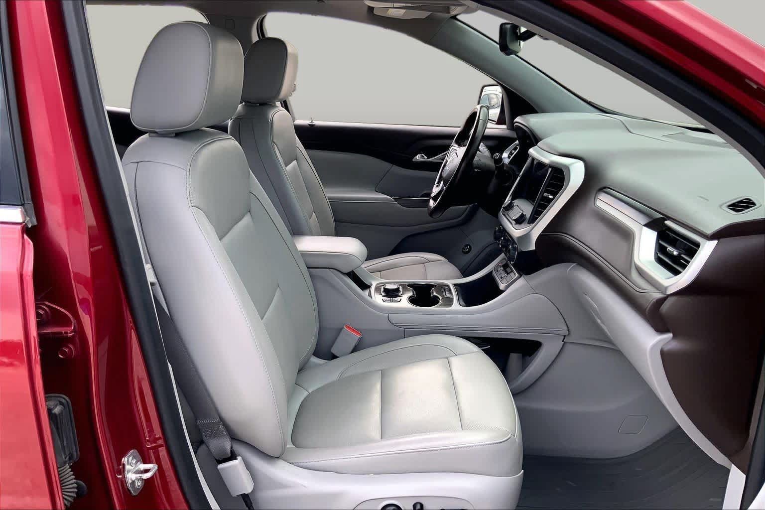 Used 2020 GMC Acadia SLT w/ Driver Alert Package II FWD image 9