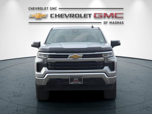 Used 2022 Chevrolet Silverado 1500 LT w/ Z71 Off-Road Package image 8