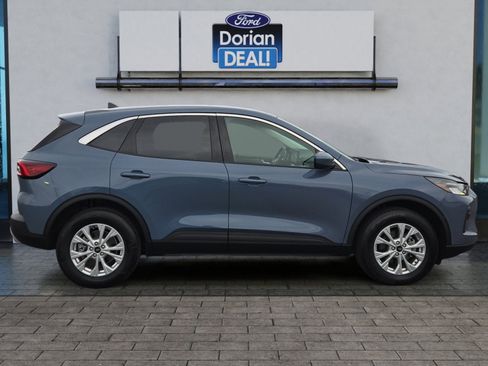 Certified 2023 Ford Escape Active w/ Tech Pack #2 image 2