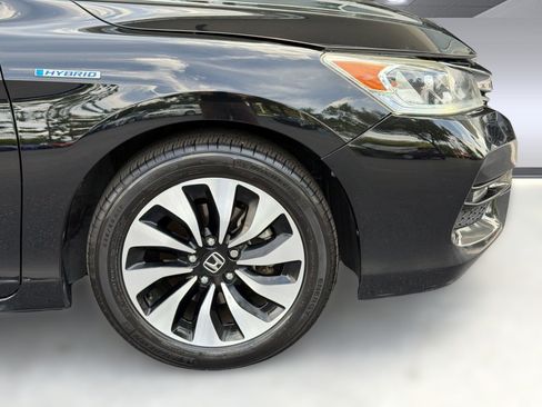 Used 2017 Honda Accord EX-L image 11