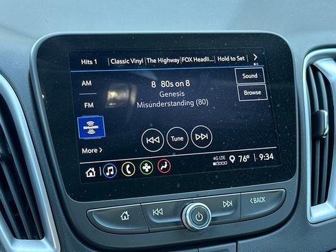 Used 2023 Chevrolet Malibu LT image 17