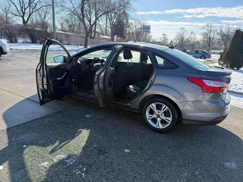 Used 2012 Ford Focus SE w/ SE Sport Pkg image 21