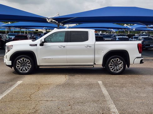 Used 2023 GMC Sierra 1500 Denali Ultimate AWD/4WD image 3