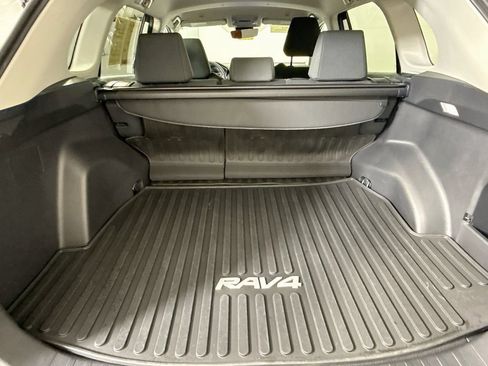 Used 2025 Toyota RAV4 LE AWD/4WD image 25