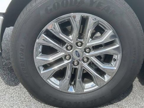 Used 2025 Ford F150 XLT w/ Equipment Group 302A MID RWD image 5