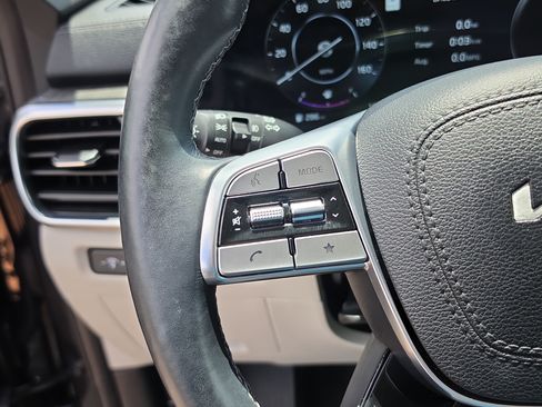 Certified 2024 Kia Telluride SX Prestige AWD/4WD image 32