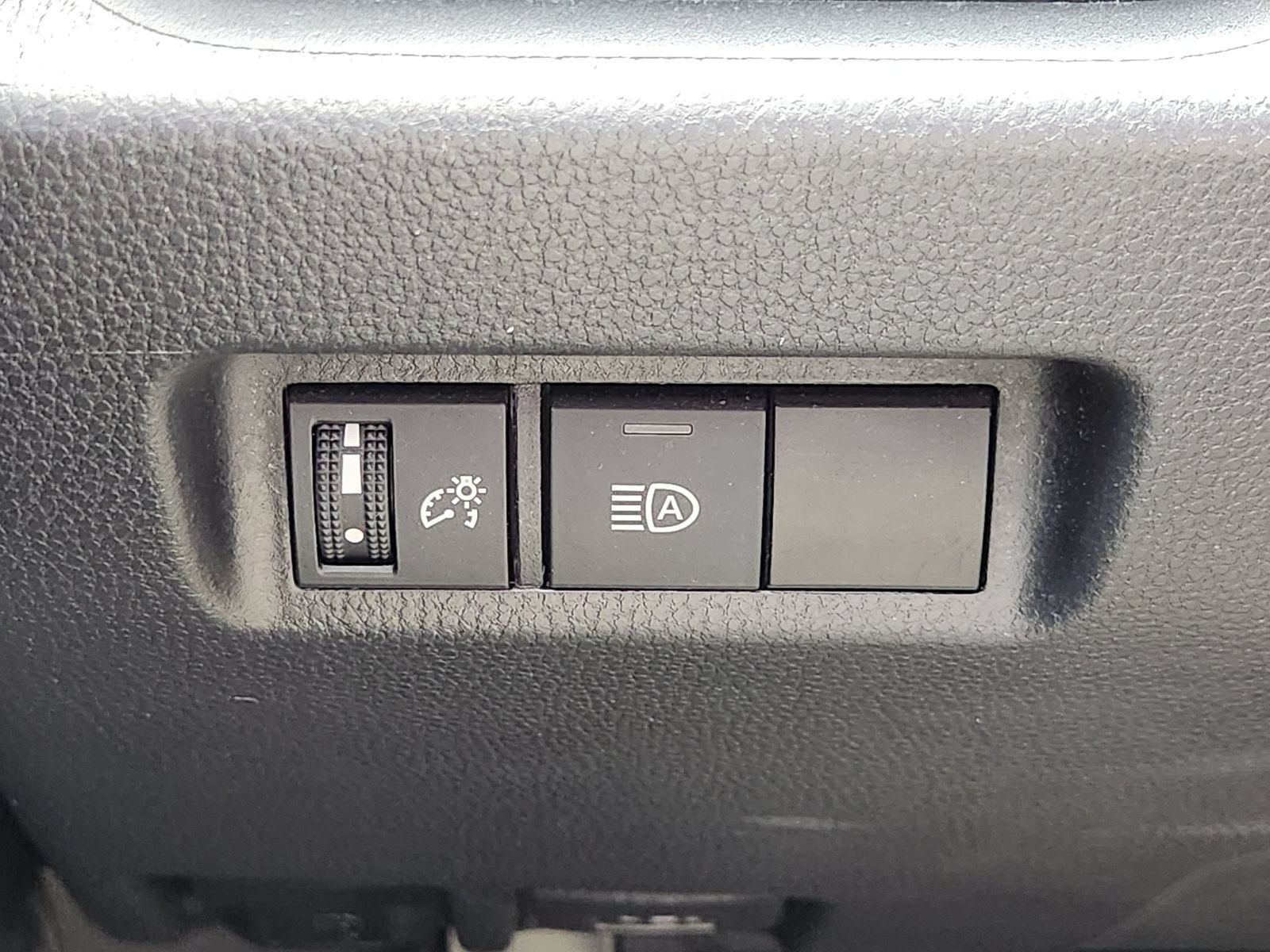 Used 2021 Toyota RAV4 LE FWD image 26