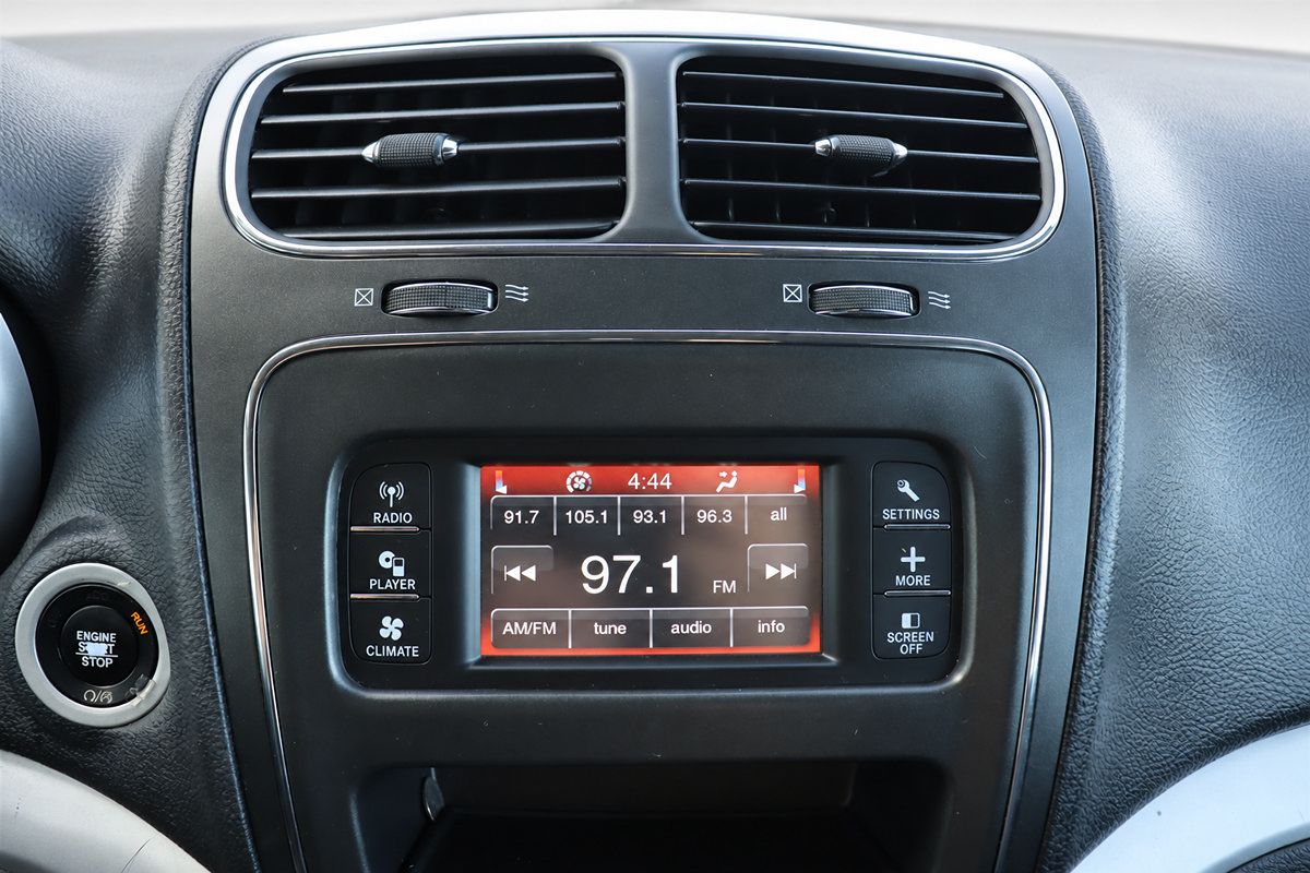 Used 2017 Dodge Journey SXT FWD image 35