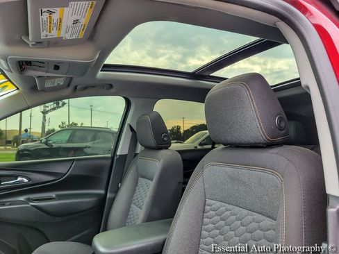 Used 2021 Chevrolet Equinox LT FWD image 11
