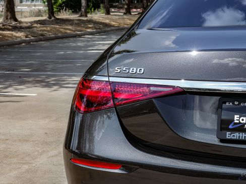 Used 2023 Mercedes-Benz S 580 4MATIC Sedan w/ AMG Line image 14
