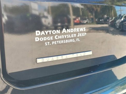 Used 2023 Jeep Wagoneer 4WD w/ Premium Group I image 12