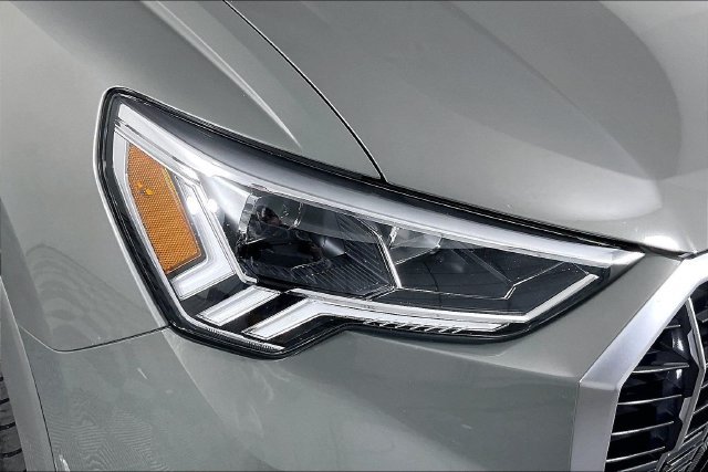Used 2022 Audi Q3 2.0T Premium Plus w/ Premium Plus Package AWD/4WD image 29