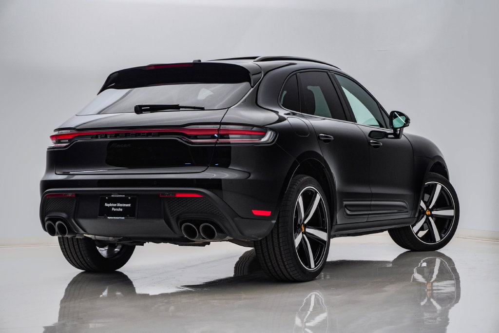 Certified 2026 Porsche Macan AWD/4WD image 11