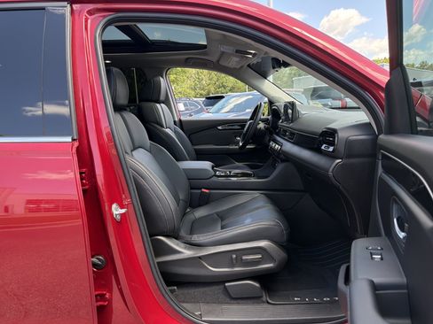 Used 2023 Honda Pilot Touring image 38