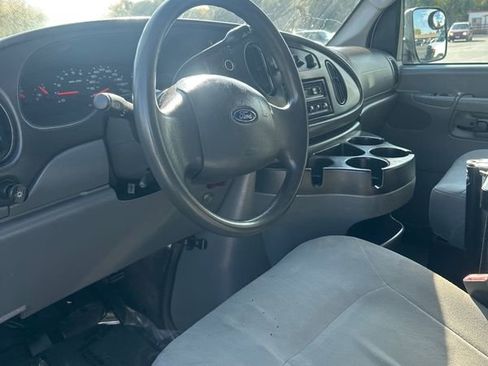 Used 2008 Ford E-250 and Econoline 250 image 12