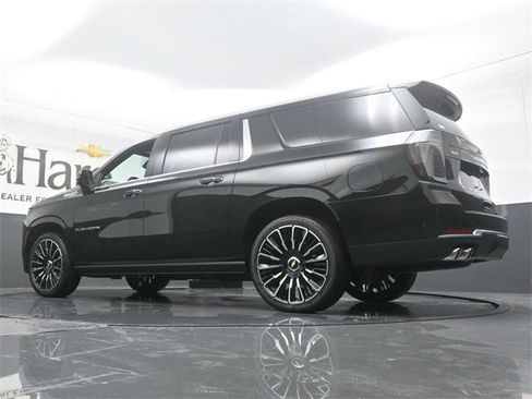 New 2026 Chevrolet Suburban High Country w/ LPO, Illumination Package image 34