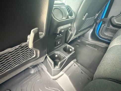 Certified 2025 Jeep Gladiator Rubicon AWD/4WD image 26