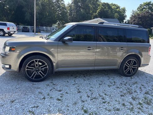 Used 2013 Ford Flex SEL FWD image 2