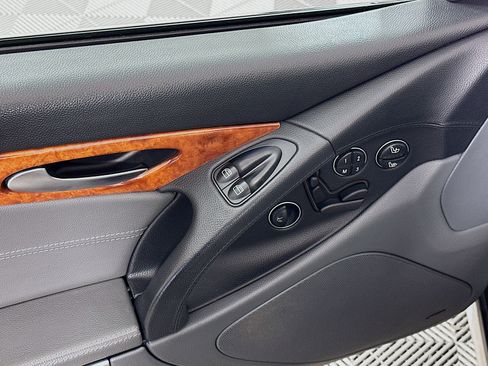 Used 2004 Mercedes-Benz SL 500 image 15