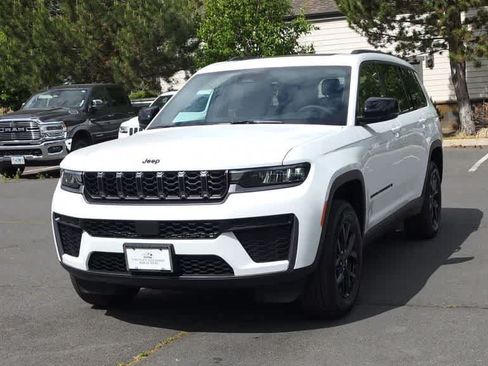 New 2026 Jeep Grand Cherokee L 4WD image 4