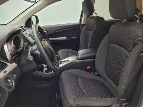 Used 2019 Dodge Journey SE w/ Blacktop Package FWD image 17