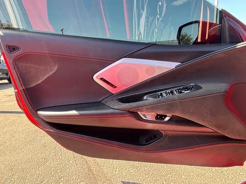Used 2021 Chevrolet Corvette Stingray Premium Conv w/ Z51 Performance Package RWD image 11