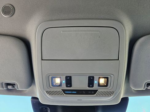 Certified 2022 Ford Explorer XLT w/ Equipment Group 202A image 17