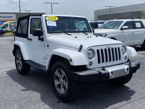 Used 2018 Jeep Wrangler Sahara w/ Connectivity Group AWD/4WD image 1