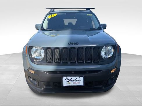 Used 2017 Jeep Renegade Altitude AWD/4WD image 10
