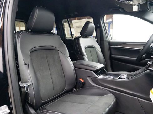 New 2026 Jeep Grand Cherokee 4WD image 28