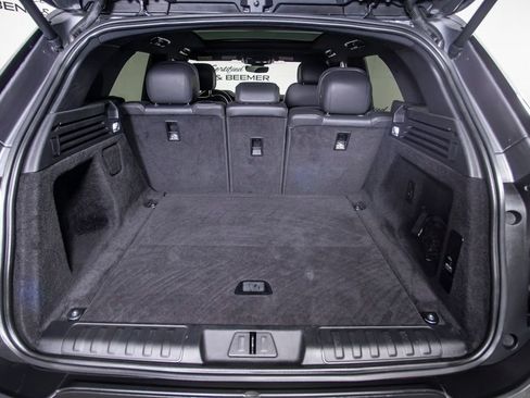 Used 2023 Land Rover Range Rover Sport SE image 9