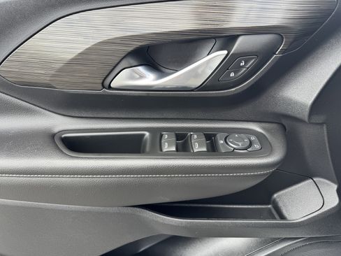 Used 2022 GMC Terrain SLE w/ Elevation Edition image 10