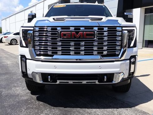 Used 2024 GMC Sierra 2500 Denali w/ Denali Reserve Package AWD/4WD image 2