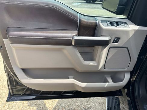 Used 2020 Ford F150 Limited w/ Trailer Tow Package image 18