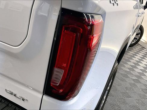 Used 2024 GMC Sierra 1500 SLT AWD/4WD image 27