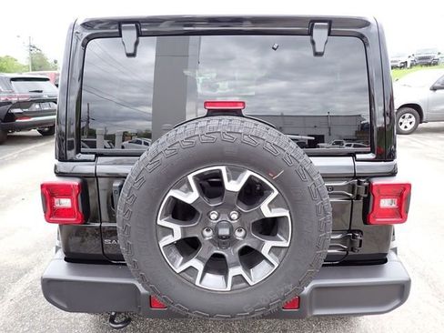 New 2025 Jeep Wrangler Unlimited Sahara AWD/4WD image 4