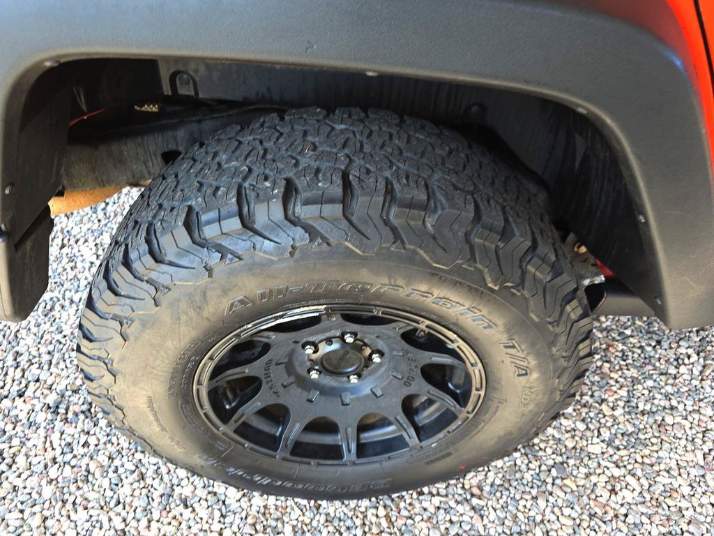 Used 2015 Jeep Wrangler Unlimited Rubicon w/ Connectivity Group AWD/4WD image 37