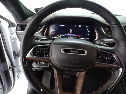 Certified 2023 Jeep Grand Cherokee Summit AWD/4WD image 6