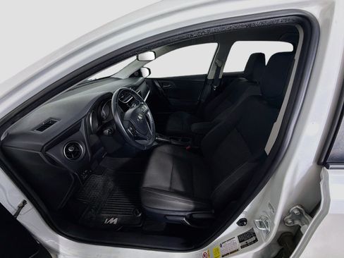 Used 2018 Toyota Corolla iM FWD image 13