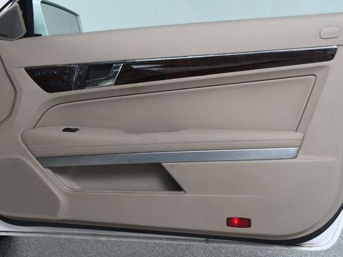 Used 2011 Mercedes-Benz E 550 Cabriolet image 30