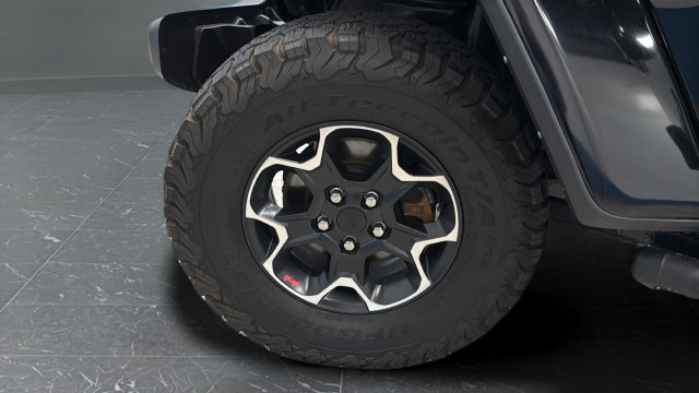 Used 2023 Jeep Wrangler Unlimited Rubicon w/ LED Lighting Group AWD/4WD image 40